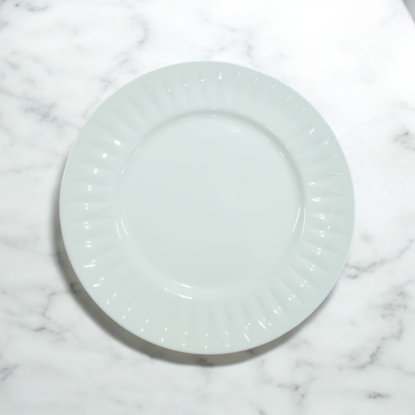 PLATO DE CERAMICA PANDO BLANCO EN RELIEVE